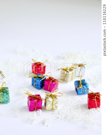 可愛的彩色聖誕禮物盒 118116229