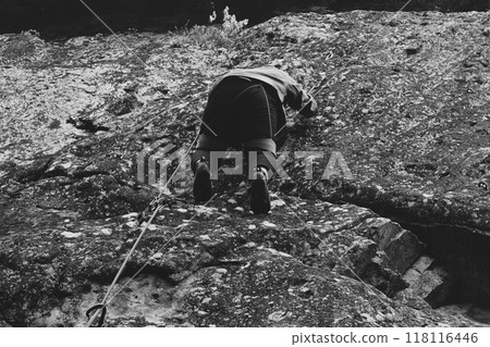 A man lead climbing at Shiroyama in Shizuoka Prefecture 118116446