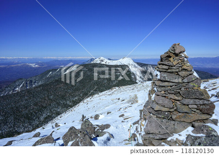 [Yatsugatake in winter] Mt. Tengu seen from Mt. Io_01 118120130