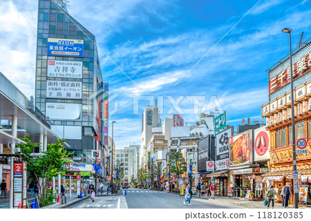 東京城市景觀吉祥寺站 118120385