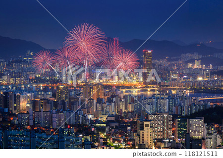 Fireworks along the Han River in International Fireworks Festival at Yeouido, Seoul, South Korea. 118121511