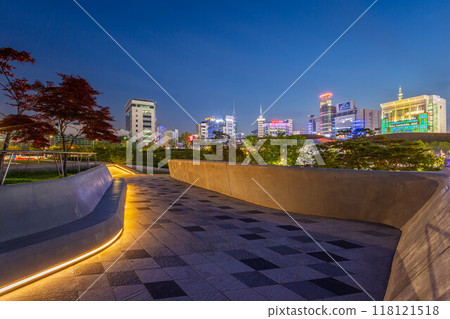 Cityscape of Seoul at night and skyscrapers in Dongdaemun area, Seoul, South Korea. Cityscape of Seoul at night and skyscrapers in Dongdaemun area, Seoul, South Korea. 118121518