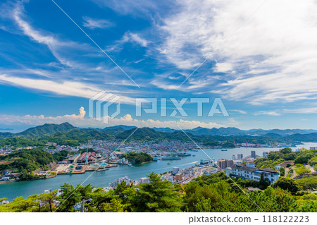 從千光寺公園看到的景色。尾道海峽和尾道街道(廣島縣尾道市) 從千光寺公園看到的景色。尾道海峽和尾道街道(廣島縣尾道市) 118122223