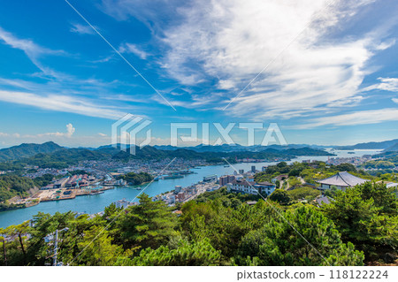 從千光寺公園看到的景色。尾道海峽和尾道街道(廣島縣尾道市) 從千光寺公園看到的景色。尾道海峽和尾道街道(廣島縣尾道市) 118122224