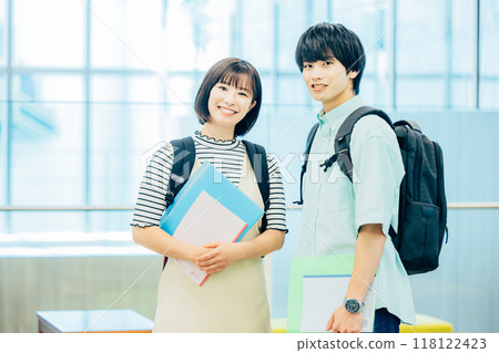 Two university students, male and female, filmed with the cooperation of the Tokyo Electronics College, Denpa Gakuen School Corporation 118122423