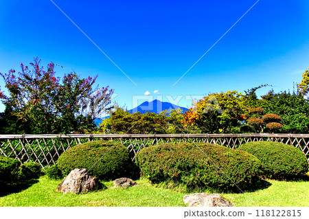 [青森]秋天的弘前，從藤田紀念庭園的山上看到的岩木山 118122815