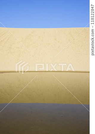 Scenery of the Tottori Sand Dunes with an Oasis Tottori Prefecture Tottori Sand Dunes Scenery of the Tottori Sand Dunes with an Oasis Tottori Prefecture Tottori Sand Dunes 118122847