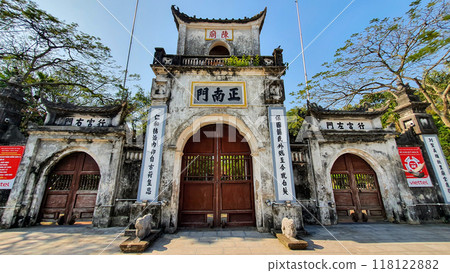 Main Gate Of Tran Temple Complex In Nam Dinh Province, Vietnam. 118122882