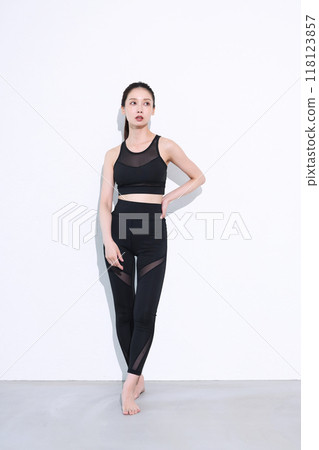 Women of sportswear 118123857