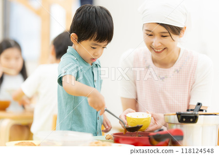 親子餐廳形象 118124548