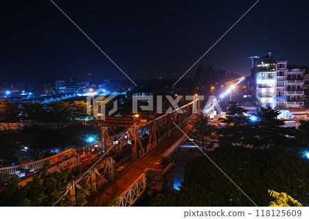 Vietnam Hanoi night view Long Bien Bridge Vietnam Hanoi night view Long Bien Bridge 118125609