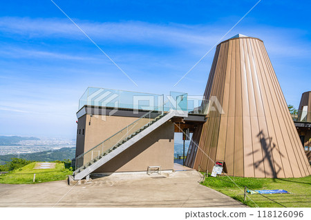 A view from behind of the Chagusaba Terrace on Mt. Awagatake (Shizuoka Prefecture) A view from behind of the Chagusaba Terrace on Mt. Awagatake (Shizuoka Prefecture) 118126096