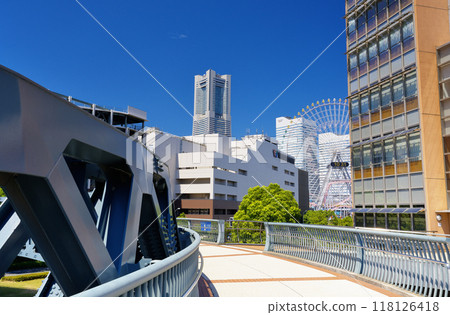 Yokohama Minato Mirai streetscape Yokohama Minato Mirai streetscape 118126418