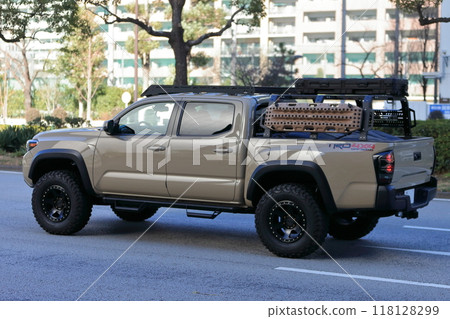 SUV車 118128299