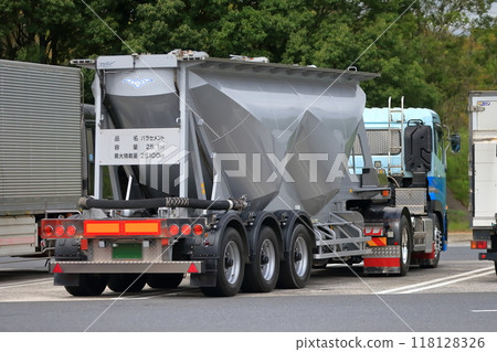 Tank lorry 118128326