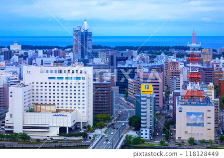 從媒體船觀景台欣賞萬代橋和通往 NEXT21 的城市景觀 118128449