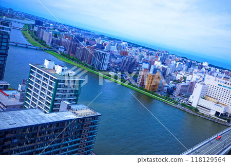 從媒體船展望台眺望信濃川上游的街景 118129564