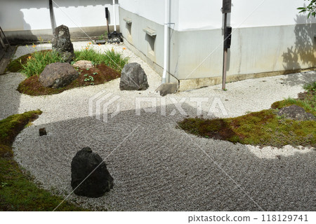 Nanzenji Temple Garden "Horai Shinsen Garden" 118129741