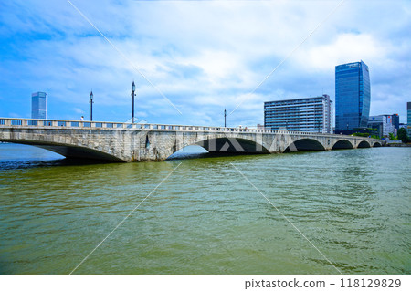 Bandai Bridge, Niigata Nippo Newspaper Company, Media Ship, Toki Messe, Befco Baka-Uke Observatory, and Skyscrapers 118129829