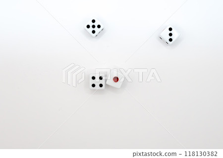 Dice roll out 118130382