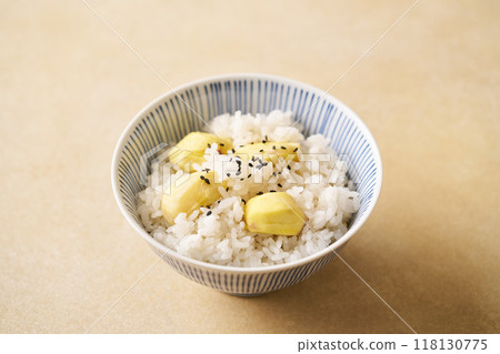 栗子飯在茶碗裡 118130775