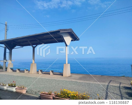 Station with a view of the sea - Scenery of my hometown Station with a view of the sea - Scenery of my hometown 118130887