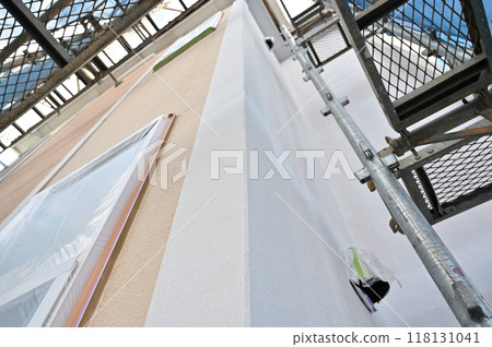 房屋粉刷工作現場、固化窗戶、鷹架 118131041