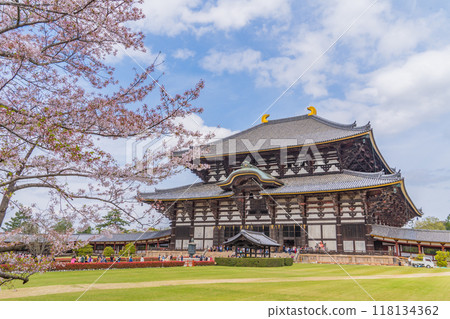 日本奈良縣東大寺大佛殿風景 118134362