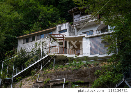 日本岡山縣真庭市湯原溫泉古老而美麗的建築 118134781