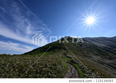 Climbing Mount Hirashira and Mount Sennokura, Gunma Prefecture 118136093