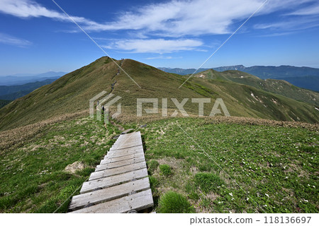 Climbing Mount Hirashira and Mount Sennokura, Gunma Prefecture Climbing Mount Hirashira and Mount Sennokura, Gunma Prefecture 118136697