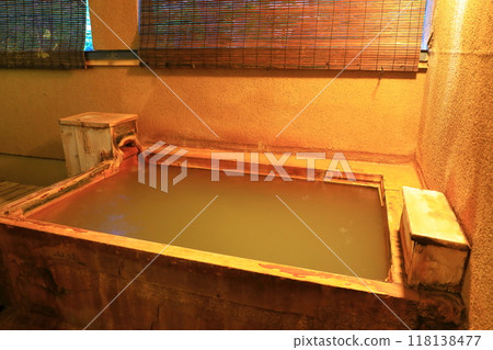 Image of a guest room with an open-air bath 118138477