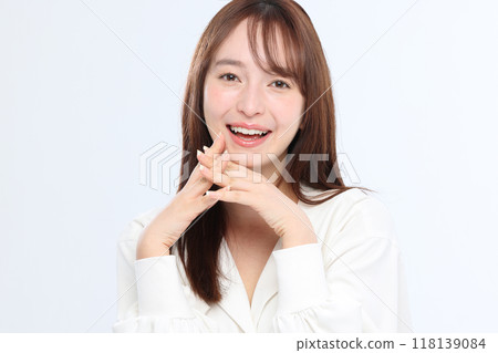 Half model female 118139084