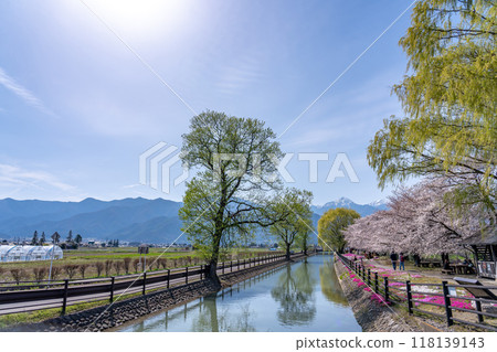 Azumino City, Nagano Prefecture: Haruno Shikaseki irrigation dam built by farmers and Mount Jonen 118139143