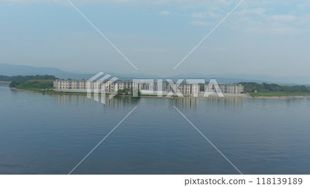 Members-only resort hotel 118139189