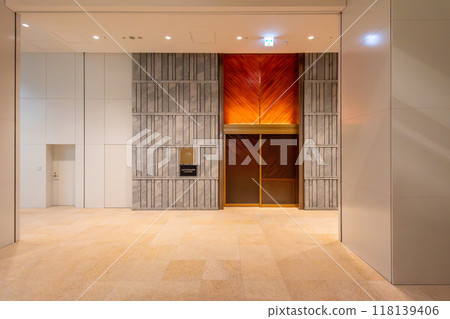 大阪站飯店KITTE Osaka側入口，位於大阪JP塔內，與大阪站西口直接相連 118139406