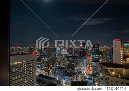 大阪站飯店位於與大阪站西口直接相連的JP塔大阪(KITTE大阪),從美麗的客房欣賞夜景。 大阪站飯店位於與大阪站西口直接相連的JP塔大阪(KITTE大阪),從美麗的客房欣賞夜景。 118140624