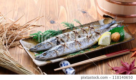 Autumn taste: Salt-grilled pacific saury from Hokkaido 118140650