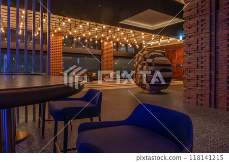 Night view of the front lobby of the Osaka Station Hotel, located in JP Tower Osaka (KITTE Osaka), directly connected to the west exit of Osaka Station 118141215