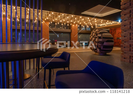 大阪站飯店前廳夜景，位於大阪JP塔（KITTE Osaka）內，直接與大阪站西口相連 118141218