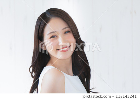 Young lady's portrait Young lady's portrait 118143241