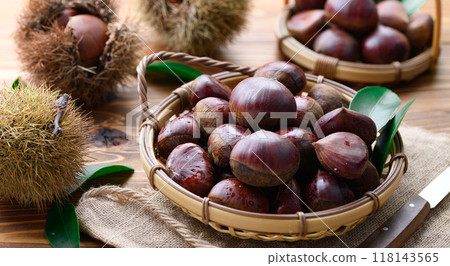 Autumn taste chestnut 118143565