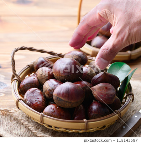 Autumn taste chestnut Autumn taste chestnut 118143587