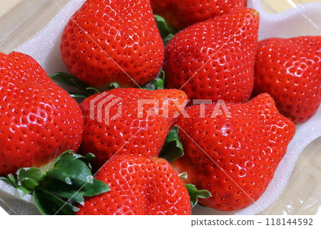 Strawberry Amaou: The king of sweet strawberries. The initials are "A" (red), "M" (round), "O" (big), and "U" (delicious). Fukuoka. Strawberry Amaou: The king of sweet strawberries. The initials are "A" (red), "M" (round), "O" (big), and "U" (delicious). Fukuoka. 118144592