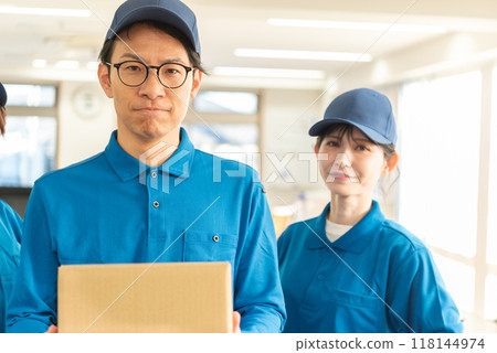 Two men and women in the transportation industry Two men and women in the transportation industry 118144974