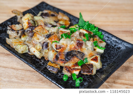 Grilled diced eggplant 118145023