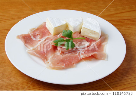 Prosciutto and Camembert cheese Prosciutto and Camembert cheese 118145783