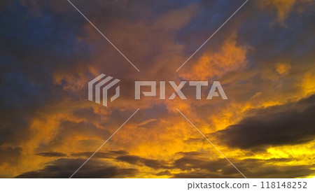 A cloud that stains in the sunset A cloud that stains in the sunset 118148252