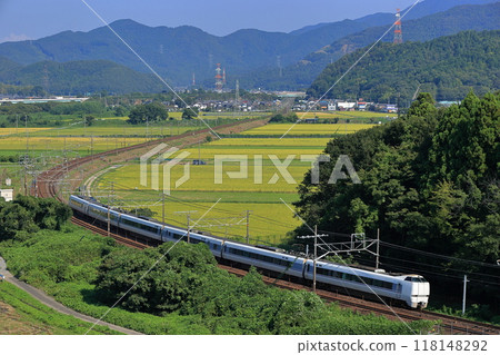 The Shirasagi Express on the Tokaido Line in early autumn 118148292