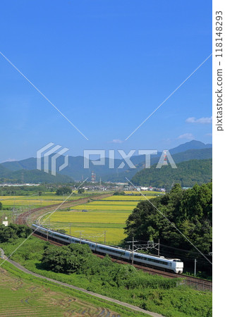 The Shirasagi Express on the Tokaido Line in early autumn 118148293